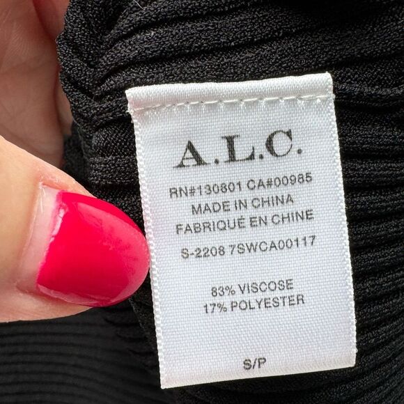 A.L.C. Women’s Sz Small Ribbed V-Neck Ellen Button Front Cardigan Drop Shoulder - Picture 9 of 12
